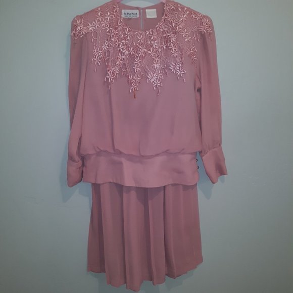 Vintage Soft Pink Embroidered Top With Pleated Skirt Set  size 6 - Picture 1 of 5